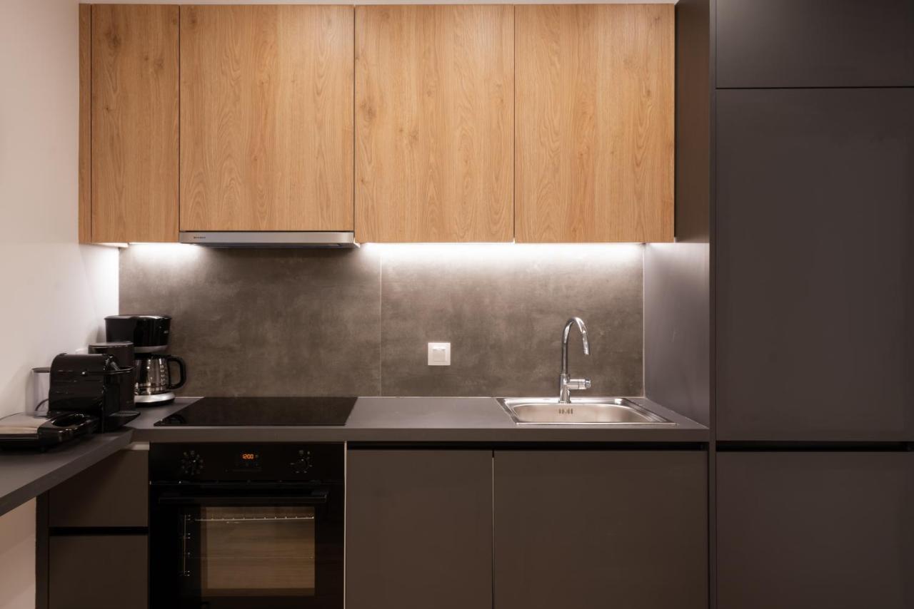 Unique 2 Bedrooms Apartment, Steps To Plaka And City Center أثينا المظهر الخارجي الصورة